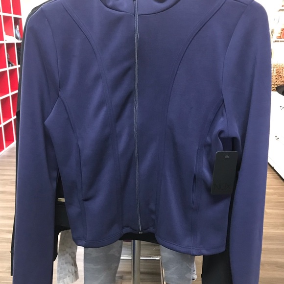 NUX Lili Sleek Fabric Jacket - Picture 3 of 4